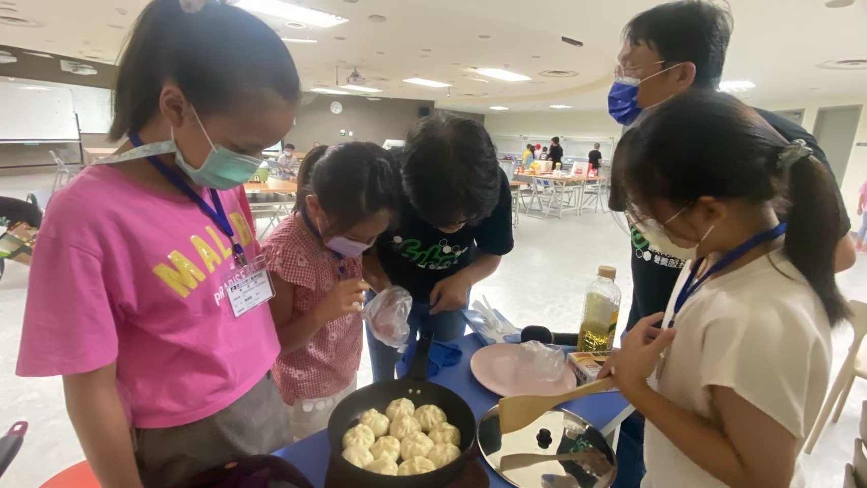 LINE_ALBUM_20241019大寮國小祖孫烹飪_250227_3