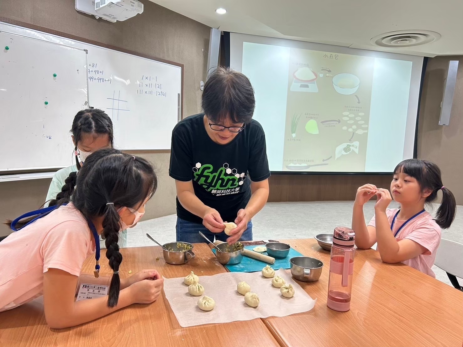 LINE_ALBUM_20241019大寮國小祖孫烹飪_250227_3